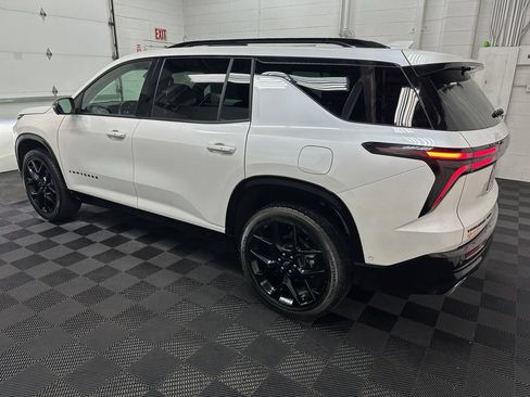 Used 2025 Chevrolet Traverse RS w/ LPO, Floor Liner Package AWD/4WD image 6