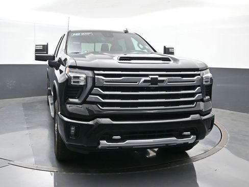 Used 2024 Chevrolet Silverado 2500 High Country w/ High Country Premium Package image 8