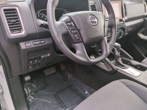 Used 2024 Nissan Frontier SV AWD/4WD image 11
