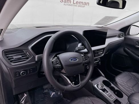 Used 2024 Ford Escape Platinum w/ Premium Technology Package image 9