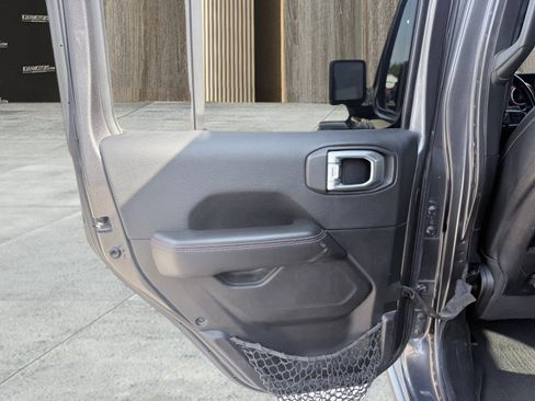 Used 2021 Jeep Wrangler Unlimited Rubicon image 24