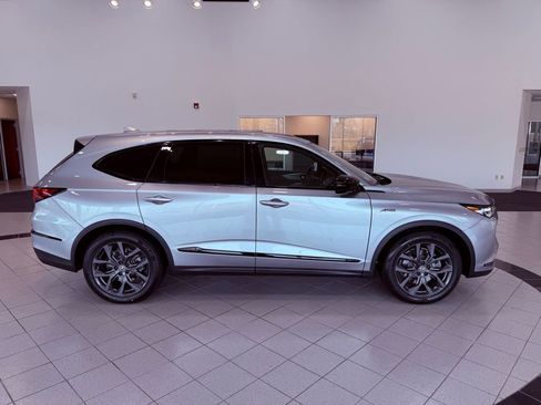 Used 2023 Acura MDX A-Spec image 17