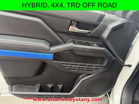 Used 2025 Toyota Tacoma TRD Off-Road AWD/4WD image 21