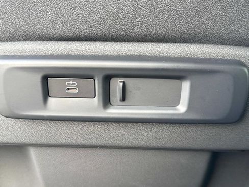 Used 2021 BMW X7 xDrive40i w/ Cold Weather Package image 14