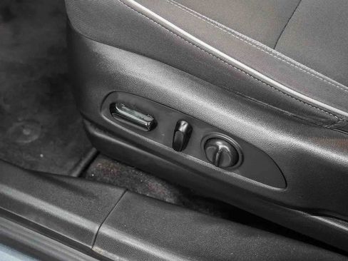 Used 2021 Chevrolet TrailBlazer LT w/ Convenience Package FWD image 22