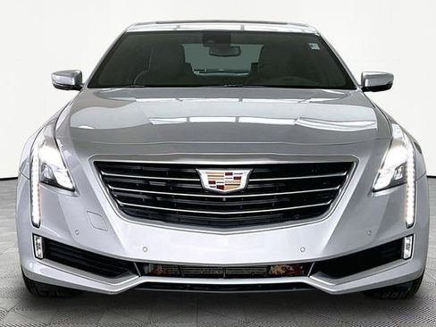 Used 2018 Cadillac CT6 Luxury image 2