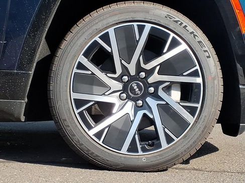 New 2025 Jeep Wagoneer S Limited image 9