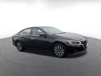 Used 2025 Nissan Altima 2.5 SV FWD video 2