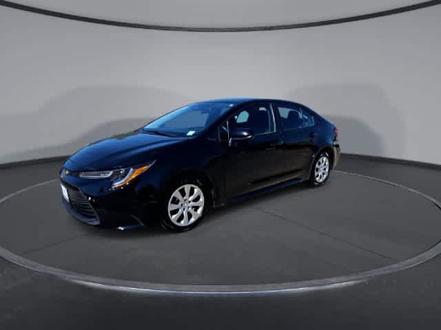 Used 2025 Toyota Corolla LE FWD image 4
