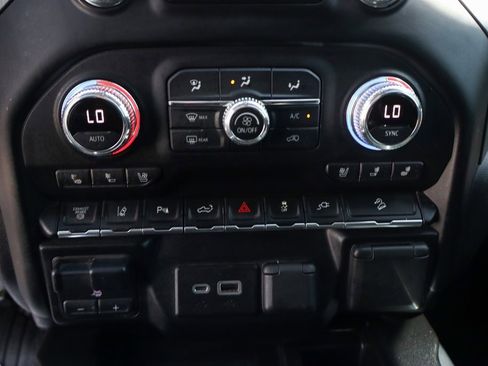 Used 2022 GMC Sierra 2500 Denali image 38