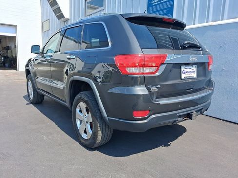 Used 2011 Jeep Grand Cherokee Overland AWD/4WD image 3