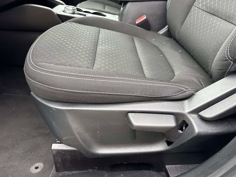 Used 2025 Ford Escape Active AWD/4WD image 18