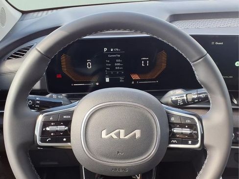 New 2026 Kia Carnival EX FWD image 9