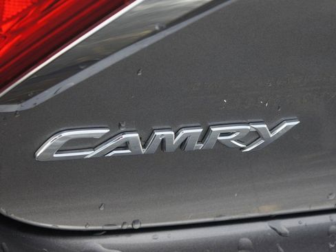 Used 2017 Toyota Camry LE FWD image 14