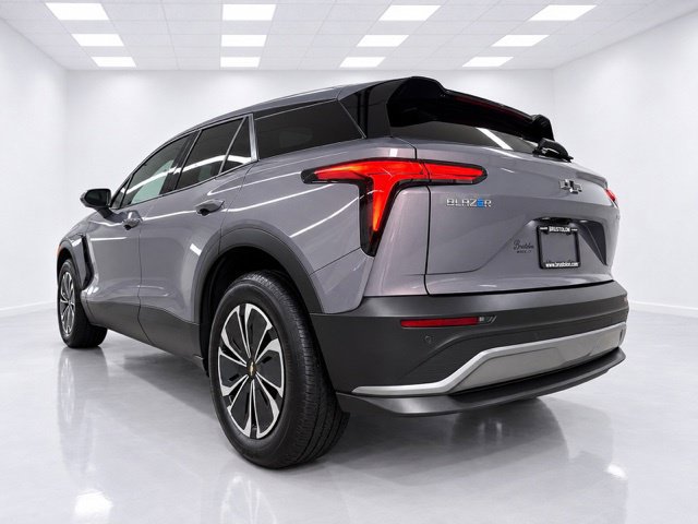 Used 2025 Chevrolet Blazer EV LT AWD/4WD image 11