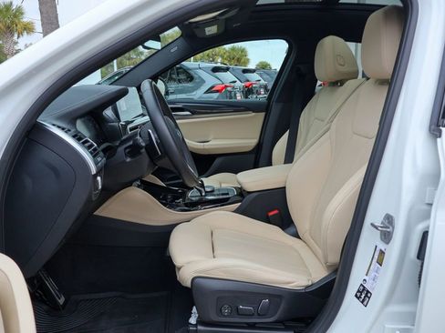 Used 2025 BMW X4 M40i w/ Premium Package image 8