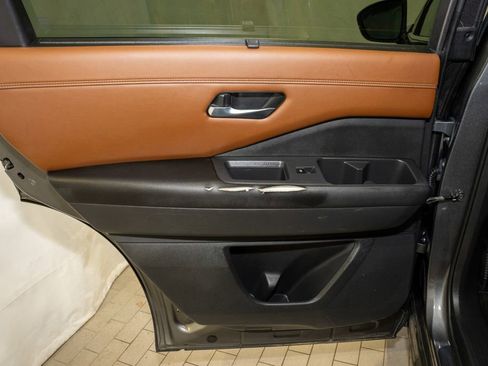 Used 2022 Nissan Pathfinder Platinum w/ Cargo Package image 12