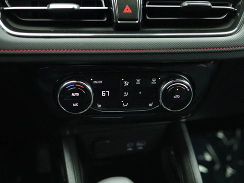 Used 2024 Chevrolet TrailBlazer RS w/ Convenience Package FWD image 29