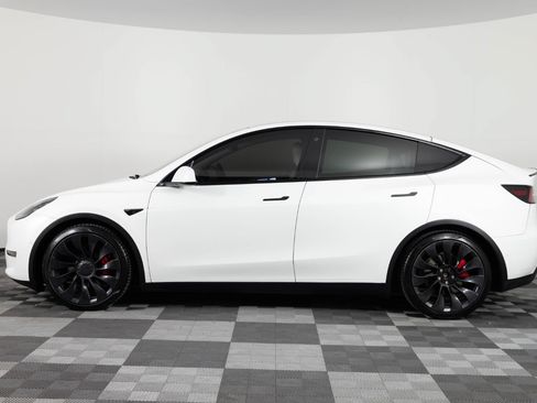 Used 2022 Tesla Model Y Performance AWD/4WD image 3