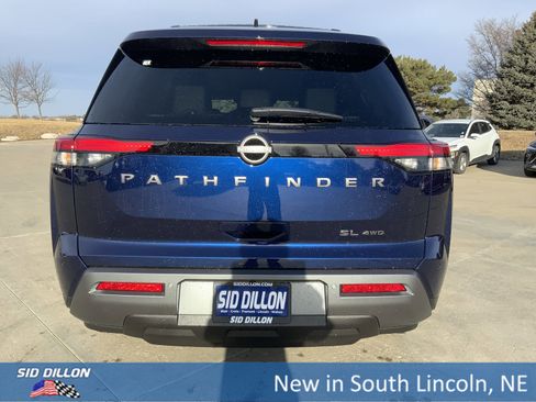 New 2026 Nissan Pathfinder SL image 4