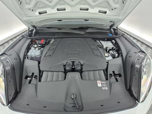 New 2026 Porsche Cayenne Turbo AWD/4WD image 17