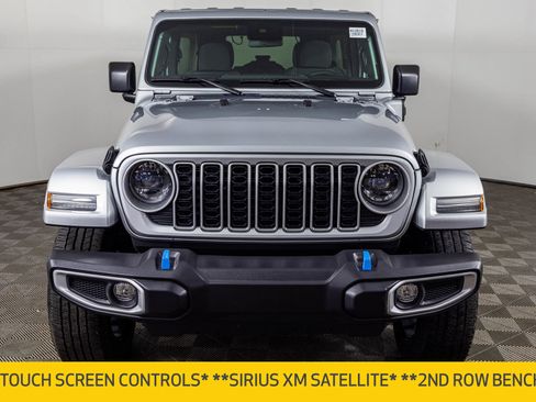 Used 2024 Jeep Wrangler Unlimited Sahara AWD/4WD image 10