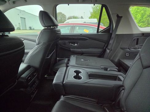 Used 2023 Honda Pilot Elite image 5