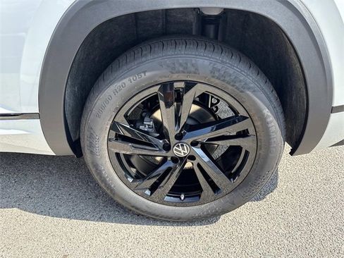 New 2026 Volkswagen Atlas Cross Sport SEL R-Line image 8