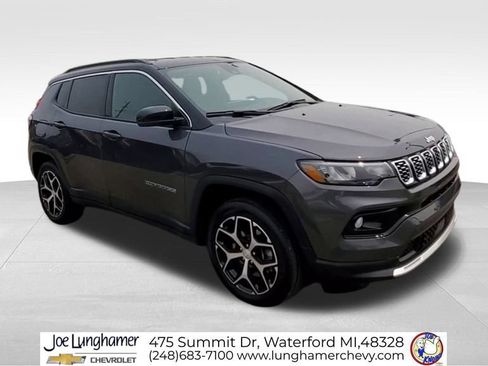 Used 2024 Jeep Compass Limited AWD/4WD image 2