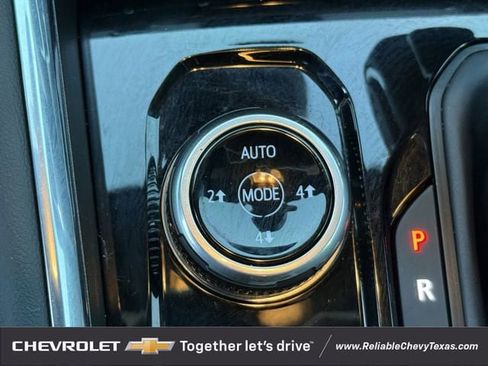 Certified 2025 GMC Canyon AT4 w/ LPO, Off Road Lift Package image 21