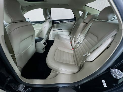 Used 2018 Ford Fusion SE w/ Fusion SE Technology Package FWD image 28