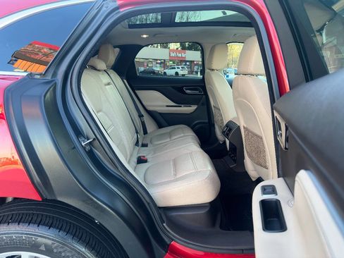 Used 2017 Jaguar F-PACE Prestige image 9