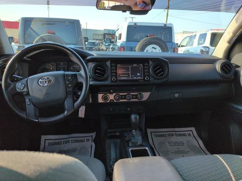 Used 2020 Toyota Tacoma SR AWD/4WD image 12