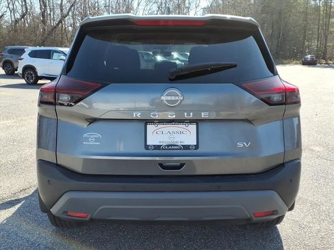 Used 2023 Nissan Rogue SV image 8