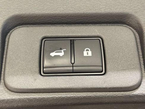 Used 2024 Nissan Rogue Platinum w/ Platinum Premium Package AWD/4WD image 39