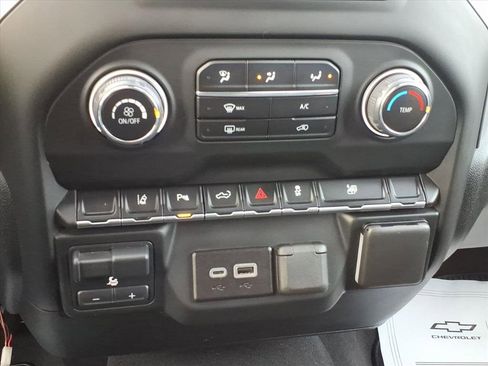 Used 2024 Chevrolet Silverado 2500 Custom w/ Custom Value Package image 17