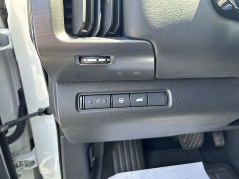 Certified 2024 Nissan Pathfinder SL AWD/4WD image 17
