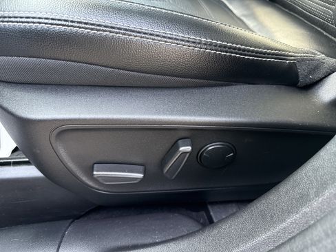 Used 2023 Ford Escape Platinum w/ Premium Technology Package image 19