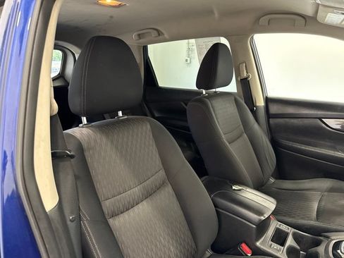 Used 2019 Nissan Rogue S w/ Special Edition Package AWD/4WD image 12