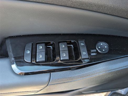 Used 2024 Kia Sportage EX image 15