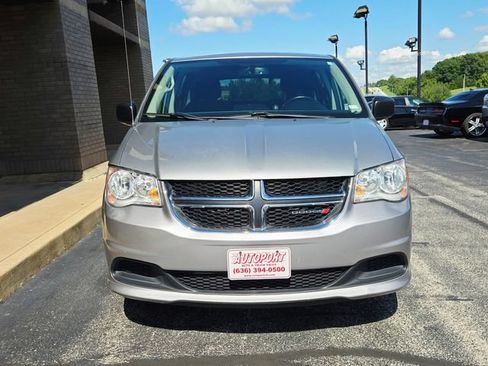 Used 2015 Dodge Grand Caravan SE w/ Quick Order Package 29E SE FWD image 2