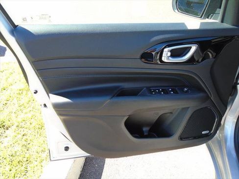 Certified 2025 Jeep Compass Limited w/ High Altitude Package AWD/4WD image 6