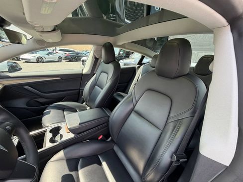 Used 2022 Tesla Model 3 RWD image 12
