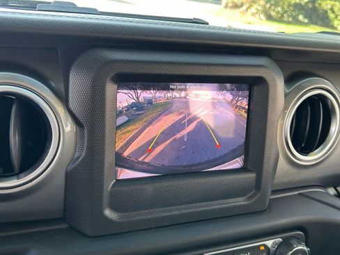 Certified 2021 Jeep Wrangler Unlimited Sahara w/ LED Lighting Group image 23