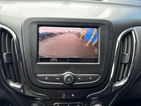 Used 2022 Chevrolet Equinox RS FWD image 24