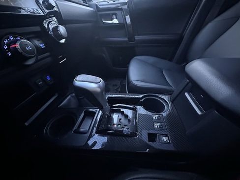 Used 2024 Toyota 4Runner TRD Off-Road Premium image 16