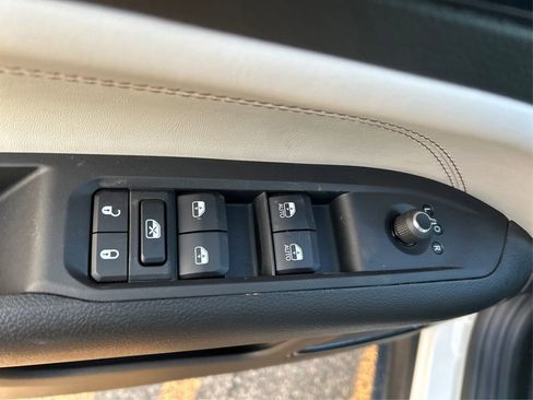 New 2026 Jeep Compass Limited image 37