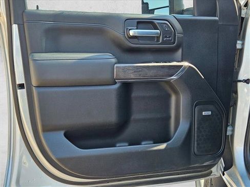 Used 2021 Chevrolet Silverado 2500 LTZ w/ LTZ Convenience Package AWD/4WD image 9