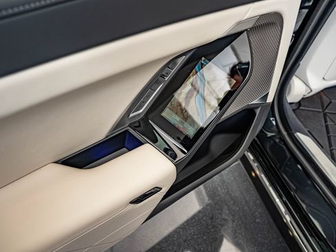 Used 2024 BMW i7 eDrive50 RWD image 35