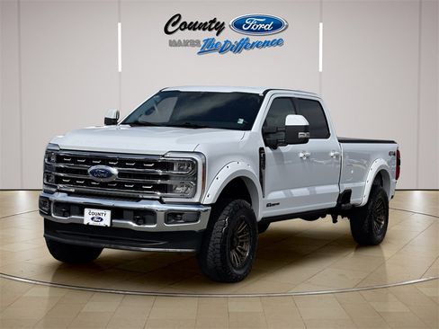 Used 2023 Ford F250 Lariat image 2
